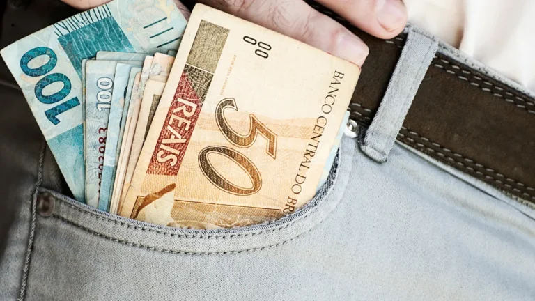 juntar 5 Reais Mil em 6 meses com o salário mínimo